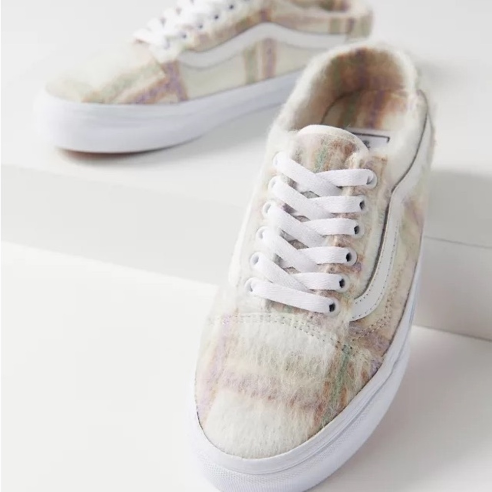 NWT Vans Old Skool Fuzzy Mule Sneaker size women’s 8.5